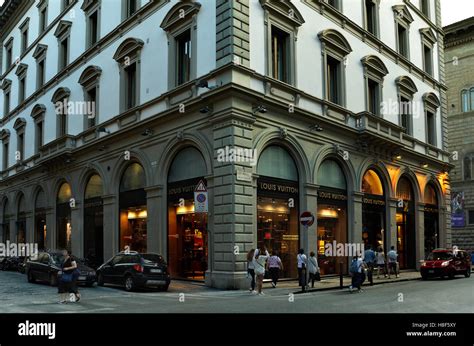 Louis Vuitton Firenze Store in Firenze, Italia 